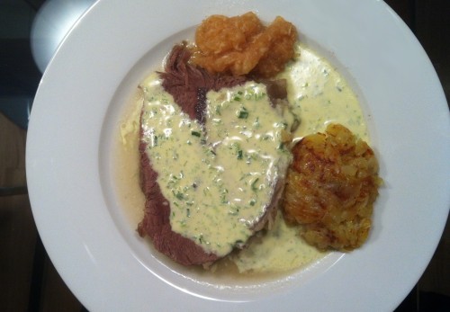 Tafelsptiz mit Erdäpfelschmarrn, Schnittlauchasuce und Apfelkren ...
